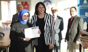 efes-selcukta-meslek-fabrikasi-ile-istihdama-fark-yaratan-katki-YRbQgQ8I.jpg
