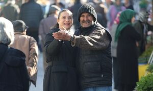 filiz-baskana-pazarda-sicak-karsilama-AJxPIUA7.jpg