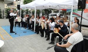 gunduz-yasam-merkezi-karsiyakalilara-umut-olmaya-devam-ediyor-wcJB6NS9.jpg