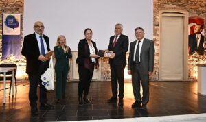 izmirde-depremle-yasam-sempozyumu-yapildi-779HZN91.jpg