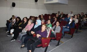 karsiyakada-saglik-soylesileri-devam-ediyor-yurttaslar-bilincleniyor-xNOUF7BU.jpg