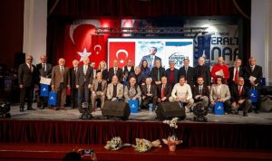 kemeraltinin-asirlik-isletmelerine-onur-plaketi-77l5OwCB.jpg