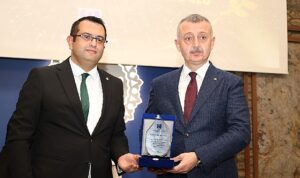 kentsel-donusumu-kentsel-yenilenmeye-donusturmeliyiz-EHZtWXky.jpg