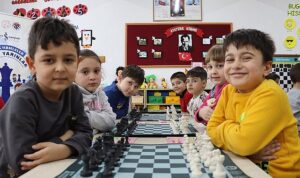 minik-hamleler-ile-satranc-okul-oncesine-yayiliyor-XHMRPkDb.jpg