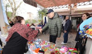 narliderenin-yeni-yil-pazarina-buyuk-ilgi-phRTq8a5.jpg