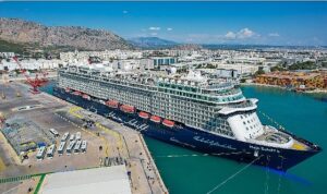 qterminals-antalya-2023-sezonunda-26-gemi-ve-33-bin-697-kruvaziyer-yolcusunu-agirladi-KDcVeH19.jpg