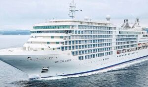 qterminals-antalya-limani-luks-yolcu-gemisi-silver-moonu-agirladi-93evvlVU.jpg