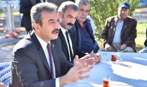 soner-cetin-yuzuncuyilda-vatandaslarla-bulustu-dJ2yl8fX.jpg