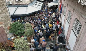 soyer-canli-baglanti-ile-iscilere-seslendi-pcz9V3Ss.jpg