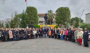 turk-kadinina-secme-ve-secilme-hakki-verilisinin-89-yili-golcukte-kutlandi-W2GxikJt.jpg