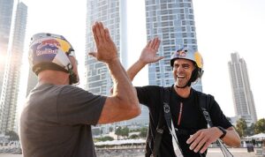 unlu-ekstrem-sporcu-brian-grubb-dubaide-wakebase-atlayisi-ile-dunya-rekoru-kirdi-QQfTJkzC.jpg