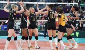 vakifbank-kulupler-dunya-sampiyonasinda-ust-uste-3-kez-finalde-xcI6eSlN.jpg