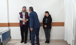baskan-topaloglundan-hastalara-ziyaret-TLjyR99k.jpg