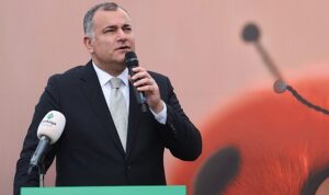 alper-tasdelen-piril-piril-basarili-ornek-bir-belediye-devrediyoruz-S7h9GC4Z.jpg