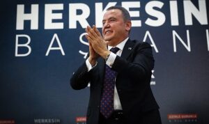 antalya-buyuksehir-belediyesinde-iscilere-yuzde-80-zam-EwLOyc5y.jpg