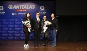 anttalksta-ezo-sunal-konuk-oldu-WnVluta5.jpg