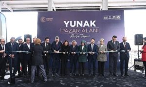 bakan-goktas-konya-buyuksehirin-yunaka-kazandirdigi-kapali-pazar-yerinin-acilisini-yapti-BLBUqp2r.jpg