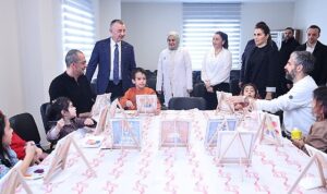 baskan-buyukakin-anne-sehir-begonyada-katilimcilarla-bulustu-mAU1iCUB.jpg