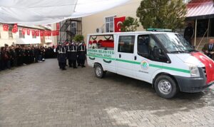 baskan-kalayci-sehidimizin-cenazesine-katildi-rTp7IvHs.jpg