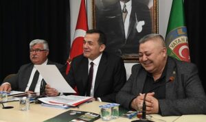 baskan-ozyigittarim-alanimiz-kisitli-ancak-bilimi-kullaniyoruz-QrR1W454.jpg