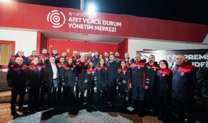beylikduzu-milletimizle-tek-yurek-deyip-bolgeye-kostuk-Rdp6H5dM.jpg