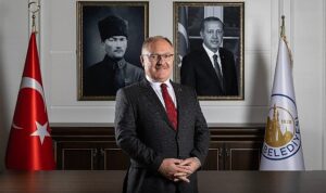 bilgin-sevinc-ve-huznu-bir-arada-yasiyoruz-dmlQ26Ls.jpg