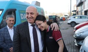 biyik-kapi-kapi-gezerek-gonullere-dokunuyor-HtgJK3TS.jpg