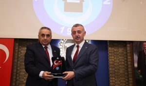 buyukakin-turk-buro-senin-moral-gecesine-katildi-pn5nr9zy.jpg
