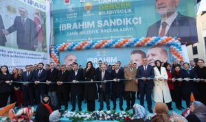 canikte-gorkemli-acilis-L1S6A5VE.jpg