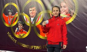 izmirli-genc-sporculardan-buyuk-basari-RjfCPuBE.jpg
