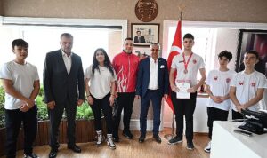 kemer-belediyesi-kick-boks-takimi-goz-dolduruyor-hrAG2PL4.jpg
