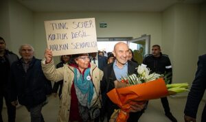 nerede-olursam-olayim-mucadeleye-devam-1ATcFRQK.jpg