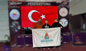 nevsehir-belediyesi-genclik-ve-spor-kulubu-halter-takimi-sporcularindan-ismail-yetis-turkiye-ikincisi-oldu-ndZbVxDT.jpg
