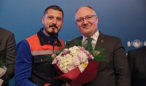 ozbelsan-personeline-122lik-rekor-zam-6EfLiStK.jpg