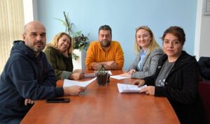 radyo-ege-kampuste-ogrenciler-radyoculugunu-mutfaginda-ogreniyor-68TsEQPL.jpg