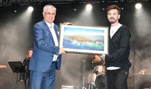 rock-grubu-kolpa-kemerde-konser-verdi-RKKIXjiA.jpg