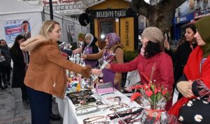 sevgililer-gunu-cesitli-etkinliklerle-kutlandi-W3hWzHE9.jpg