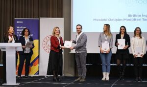 surekli-mesleki-gelisim-seti-tum-ingilizce-ogretmenlerinin-erisimine-aciliyor-1IDLITtL.jpg