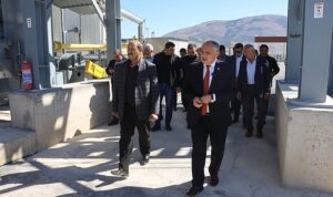 yahyali-belediye-baskani-esat-ozturk-ilcedeki-tum-yollarin-sicak-asfalt-ile-kaplanacagini-soyledi-MyxYteLg.jpg