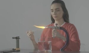 akfen-holdingin-8-mart-dunya-kadinlar-gunu-icin-hayata-gecirdigi-gorundugu-gibi-degil-filmi-4GkfOdwg.jpg