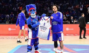 anadolu-efes-spor-kulubu-8-mart-dunya-kadinlar-gunu-kapsaminda-yanindayiz-dernegi-is-birligiyle-PLQQQxJd.jpg