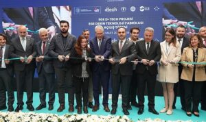 bakan-kacir-ege-derin-teknoloji-fabrikasi-ile-izmirimizin-genc-girisimcilerine-dunyanin-kapilarini-acacagiz-8EXUc5Kq.jpg