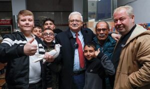 baskan-deveciler-kocacami-ve-mahkeme-mahallelerindeki-hemsehrileriyle-bulustu-u9LVtAAT.jpg