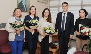 baskan-dundardan-saglik-calisanlarina-surpriz-FNAC2kSy.jpg