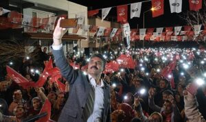 baskan-kirgoze-destek-cig-gibi-buyuyor-nwR1QFui.jpg