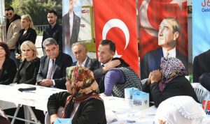 baskan-ozyigit-merkez-ve-kirsal-mahallelerde-kadinlarla-bulustu-ucn98SRR.jpg