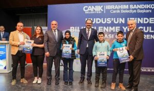 baskan-sandikcidan-ogrencilere-odul-eeagixYc.jpg