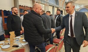 baskan-sezer-mahalle-baskanlarimiz-goz-bebegimiz-yIcZ9zrA.jpg