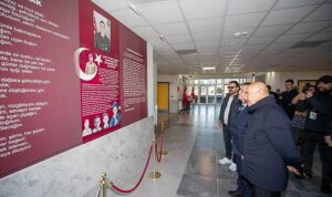 baskan-soyerden-anlamli-ziyaret-idLPPaTe.jpg