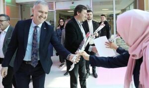 baskan-taban-tip-bayraminda-hekimleri-unutmadi-vcJDcflf.jpg